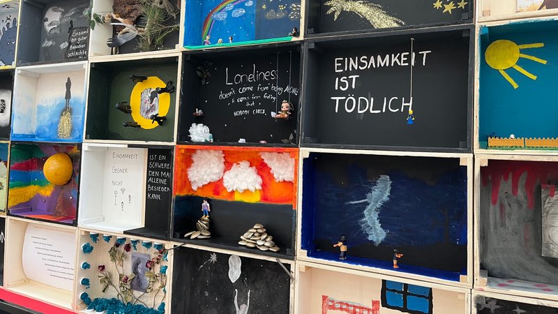 Einsamkeit hat viele Gesichter: Ausstellung in Ansbach